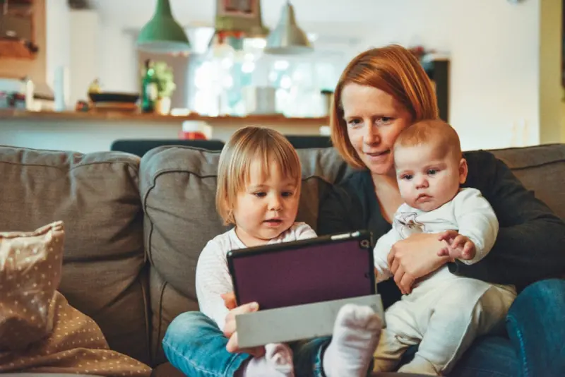 Co‑Parenting in the Digital Age: Managing Screens, Schedules, and Legal Boundaries
