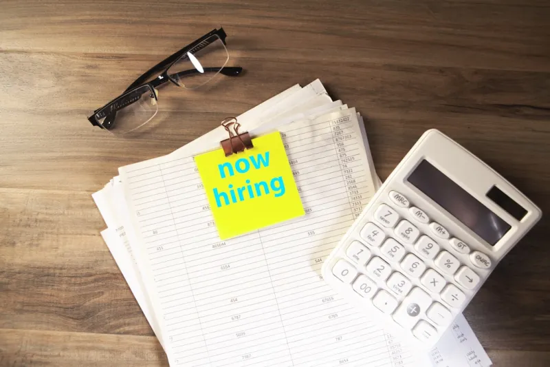 Navigating Today’s Employment Law Minefield: What Workers and Employers Must Know Navigating Today’s Employment Law Minefield: What Workers and Employers Must Know