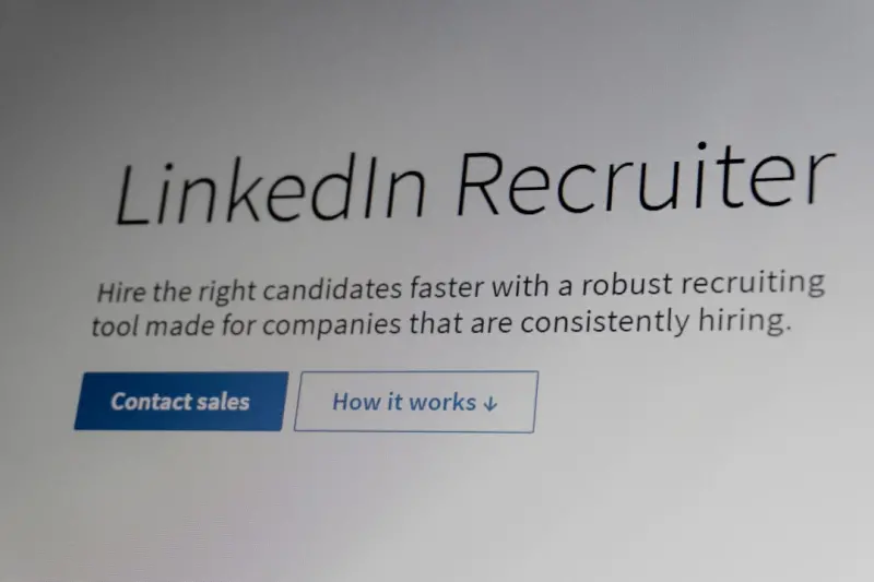 Hybrid Contracts: Redefining Worker Classification for the Modern Gig Economy